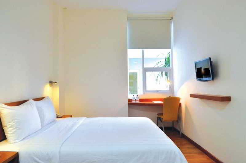 Whiz Hotel Malioboro Jogjacarta Exterior foto