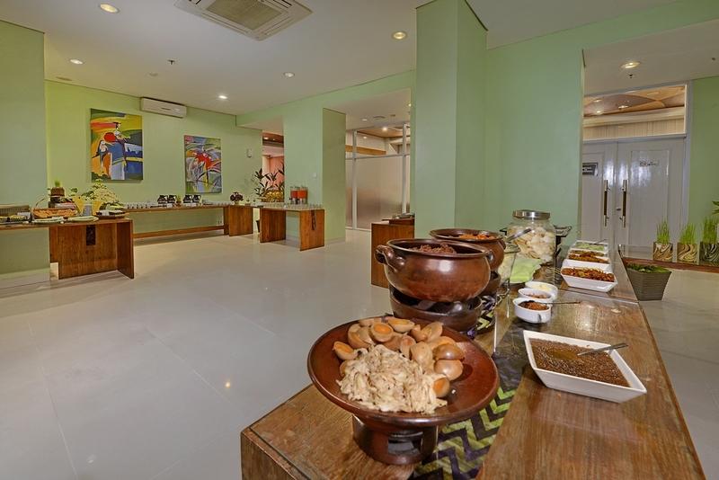Whiz Hotel Malioboro Jogjacarta Exterior foto