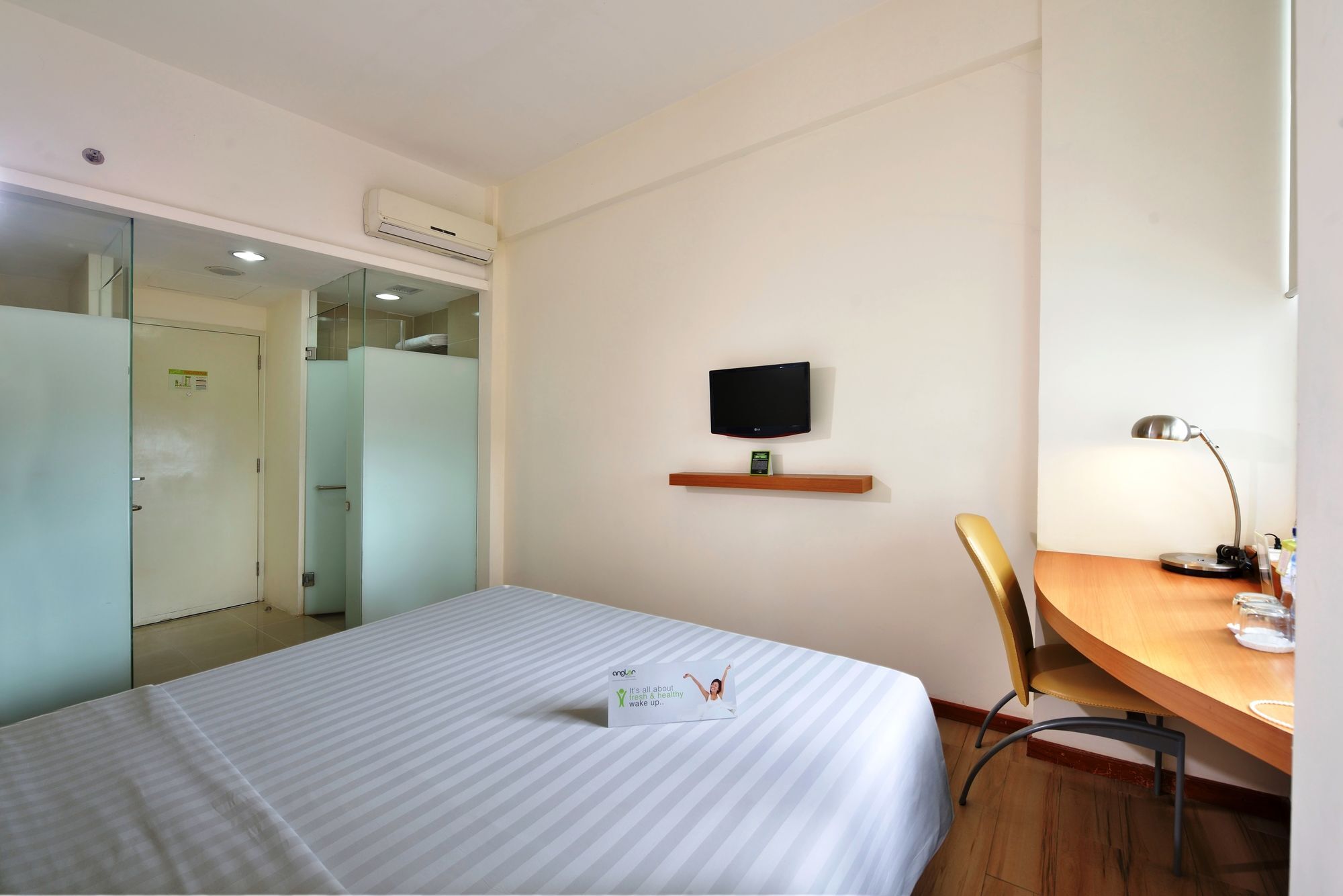 Whiz Hotel Malioboro Jogjacarta Exterior foto